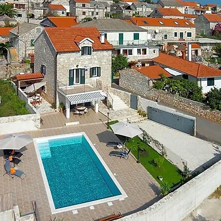Modern In Grohote With Pool Hotel