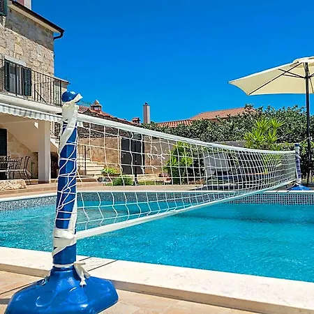 Modern In Grohote With Pool