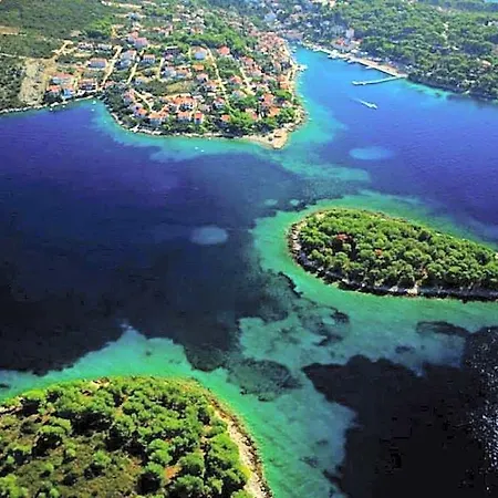 Modern In Grohote With Pool 3* Solta Island