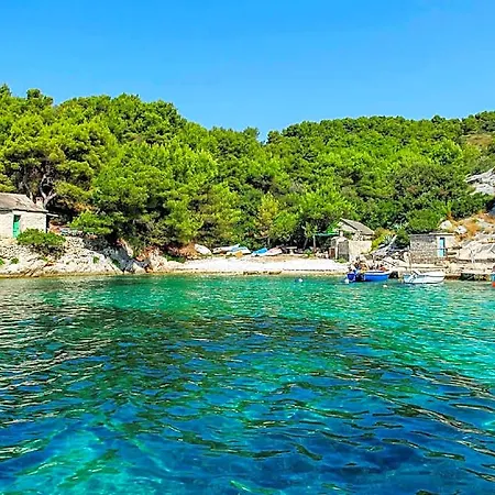Modern In Grohote With Pool Vila Solta Island